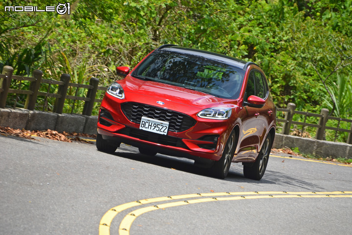 RAV4 / Kuga / Forester / Sportage / Tiguan 集體評比 四驅型 SUV 全面考驗!