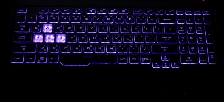 移動大視界 ASUS TUF GAMING F17 FX706LI 開箱