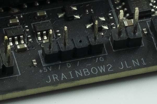 轉吧七彩散熱燈! 水冷套件降幾度?3900XT 超頻實測