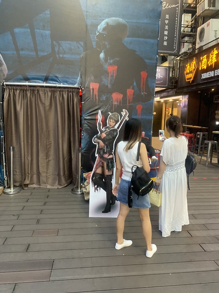 樂聲影城旁的小黑屋可進去換個飲料
