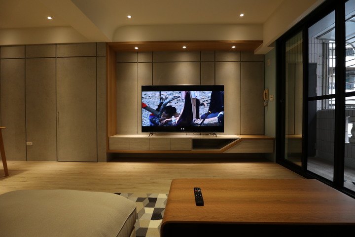 [求助]最近家裡剛買了sony 75X-9000H是否該壁掛呢?