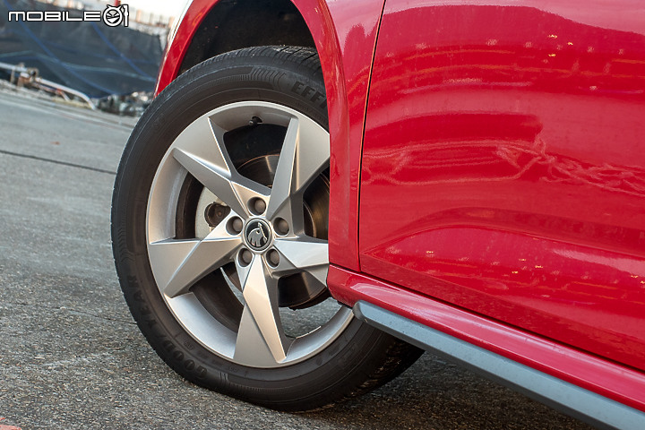 Skoda Kamiq 1.5 TSI 豪華菁英版試駕|比「恰到好處」更好一些的跨界新星