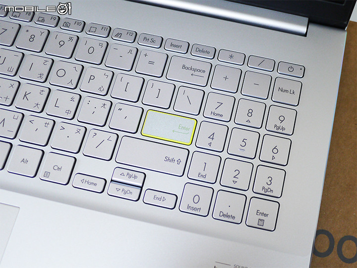 粉閃亮的ASUS VivoBook S15