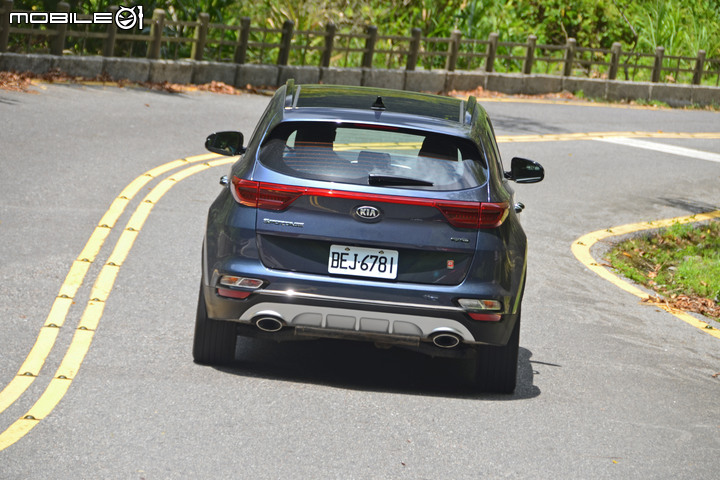 RAV4 / Kuga / Forester / Sportage / Tiguan 集體評比 四驅型 SUV 全面考驗!
