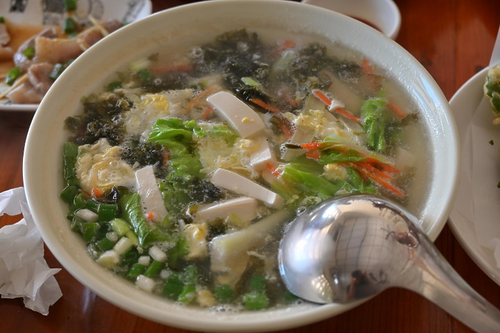 Nikon 24-200mm f/4-6.3台東之旅，立麗大酒店、白玉瀑布、嘎努食堂及龍鳳飯店。