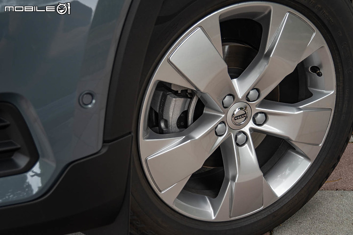 Volvo XC40 T3 Momentum 三缸新入門輕休旅試駕:都會小家庭最佳良伴