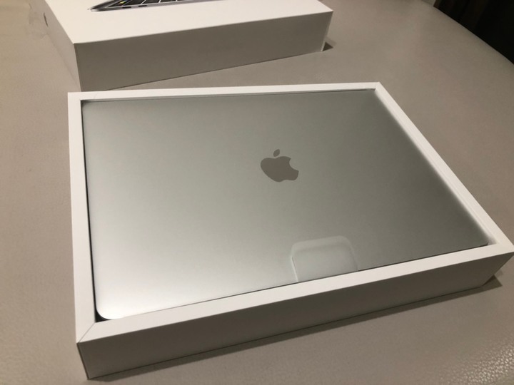 2020 Macbook Pro 13吋銀色 簡單開箱