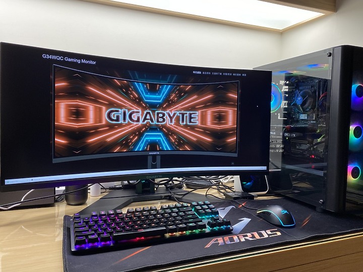 哦哦哦！34吋HDR 21:9曲面電競螢幕 Gigabyte G34WQC熱騰騰開箱啦~