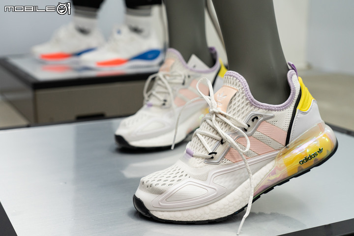 adidas Originals推出「ZX超未來」系列鞋款 漸層造型的BOOST正式亮相！