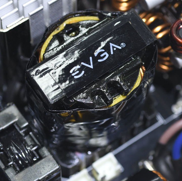 EVGA 750 GA金牌全模組化電源開箱