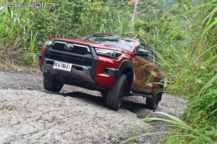 Toyota 小改款 Hilux 試駕,探索秘境的好夥伴!