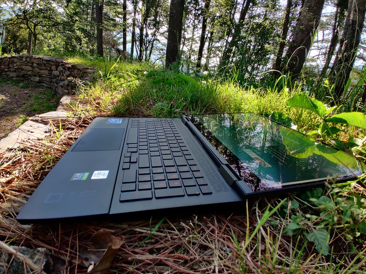 玩遊戲不必宅在家！ HP OMEN 15 潮競筆電