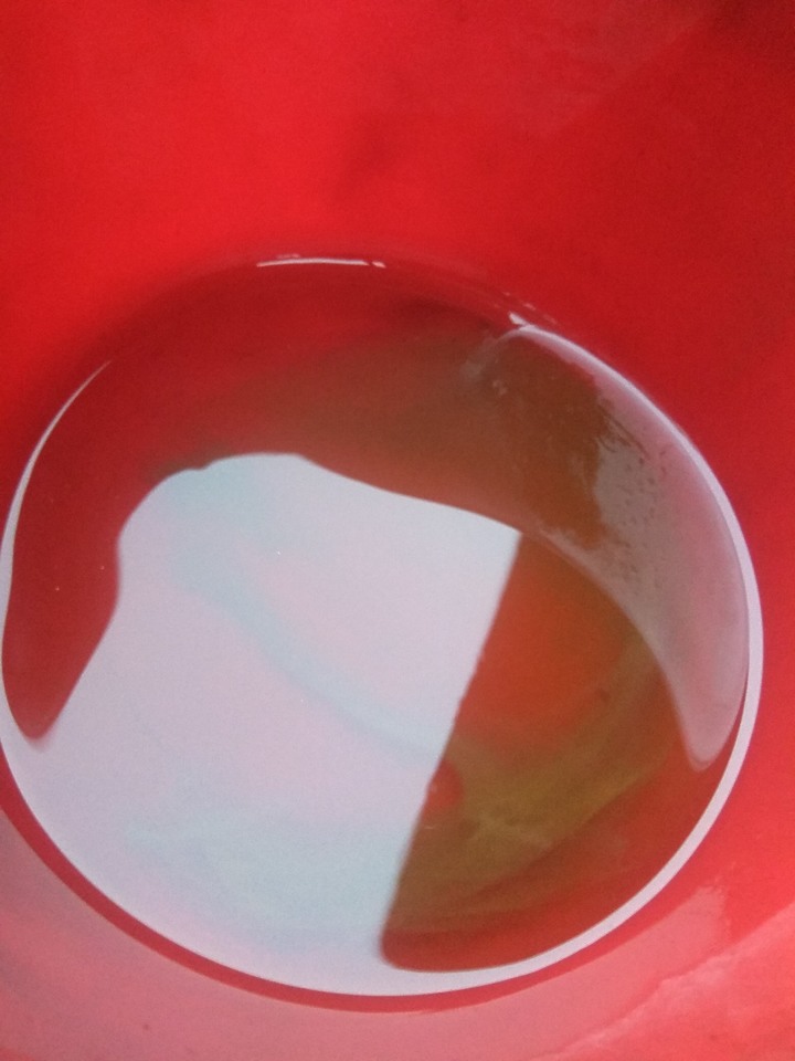 半年多齒輪箱進水變咖啡牛奶 換了五次機油才乾淨