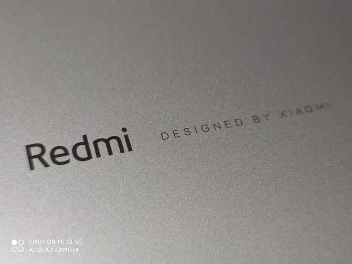 也來隨意開箱 RedmiBook 14 二代