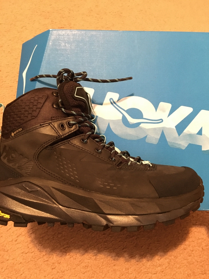 Hoka one one 登山靴，女兒的生日禮物