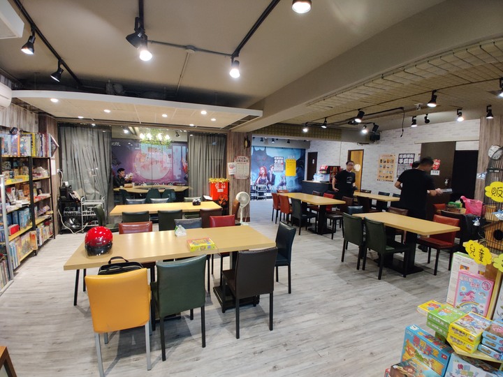 【小惡魔振興券】大直的第一家桌遊店-斜角巷