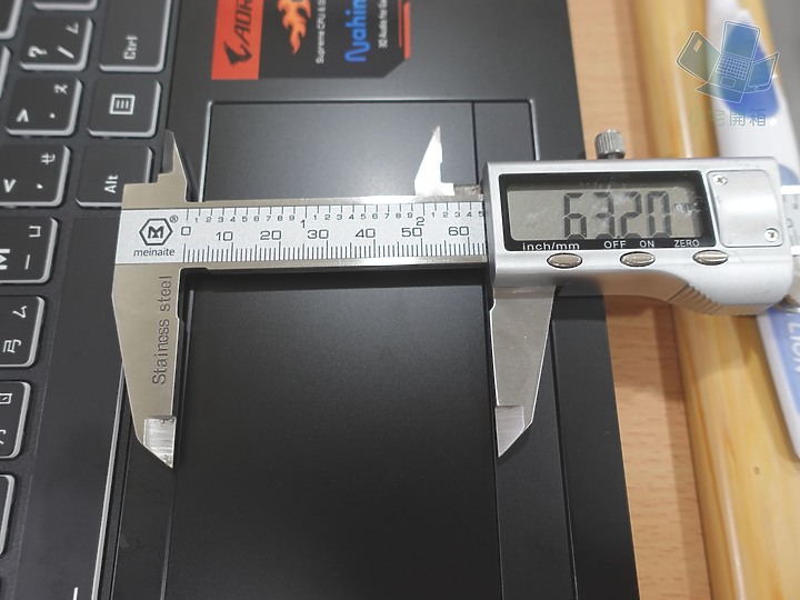 【小宅開箱】技嘉專業電競筆電 AORUS 5 KB 超乎預期的表現！