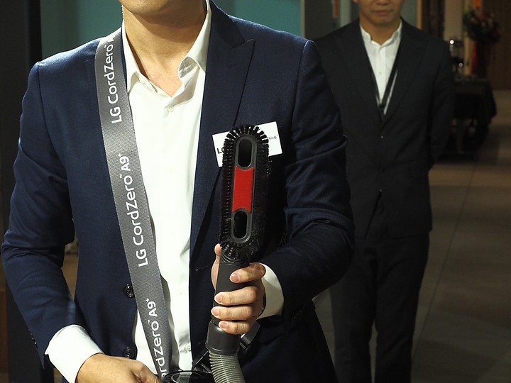 乾吸濕拖、潔淨體驗 — 《LG A9 K系列 WiFi 濕拖無限吸塵器 X Mobile01網友獨家體驗會》心得分享