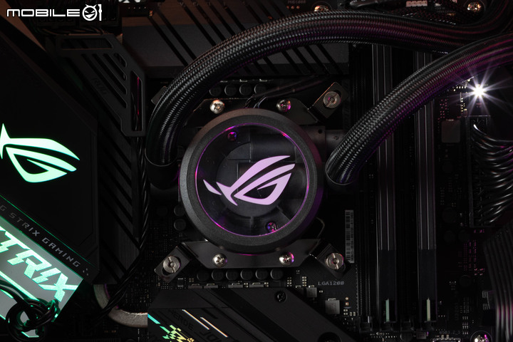 ROG STRIX GT35 電競主機實測 寬版機體擴充性與散熱兼具