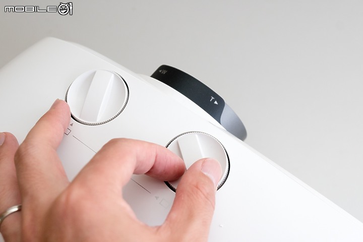 3LCD真的好漂亮，Epson TW7000 4K HDR家庭劇院投影機微開箱！