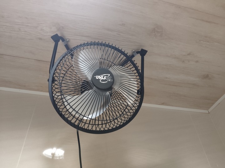 [智慧家庭無限聊] 我都一把年紀了，父親節還要DIY裝風扇 XD