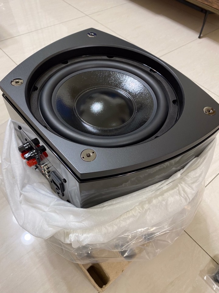 ［開箱］QUAD Z2喇叭 & VENA2 綜合擴大機 － 絲帶高音音響初體驗