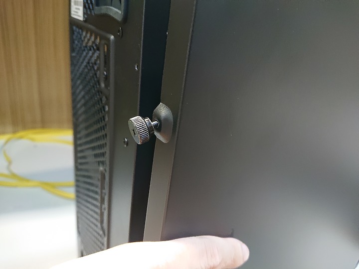 “顛覆”你的想像！！旋剛Sharkoon顛覆者2 REV220不專業開箱