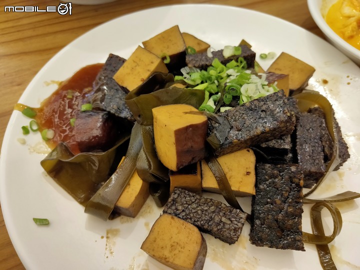 【小惡魔振興券】像畫廊的麵店 高雄王奇陽春麵CP爆表