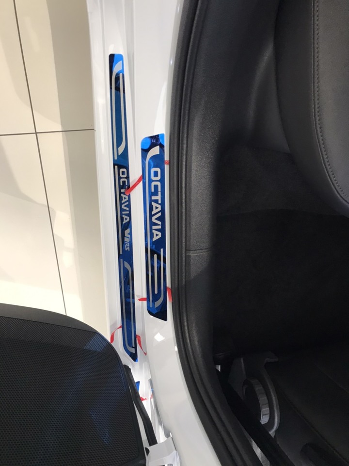 邁入第一個"萬"公里的里程碑 Octavia Combi 1.4 TSI