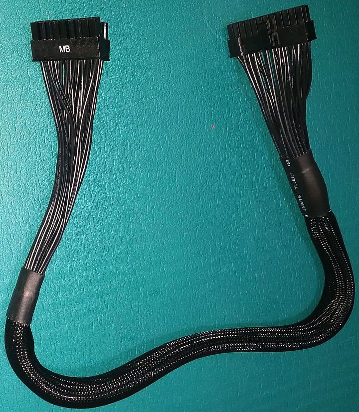 智慧風扇多項保護陪你征戰七年!振華LEADEX III金牌650W全模組電源供應器開箱