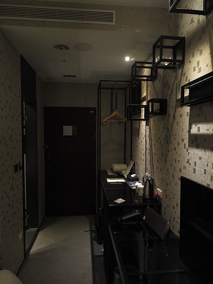 【小惡魔振興券】【住宿分享】The tree house 樹屋旅店 — 位在高雄市區內,六合夜市附近的特色設計旅店