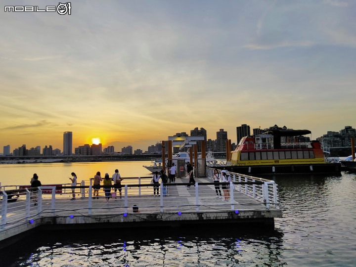 【小惡魔振興券】網美打卡熱點大稻埕碼頭 騎自行車看夕陽