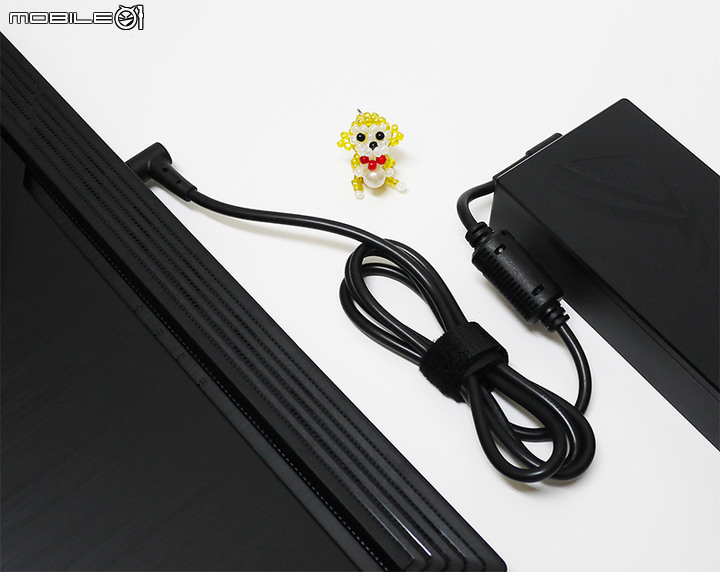 [猴猴看筆電] ROG Strix G15 G512LV多圖分享