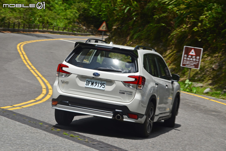 RAV4 / Kuga / Forester / Sportage / Tiguan 集體評比 四驅型 SUV 全面考驗!