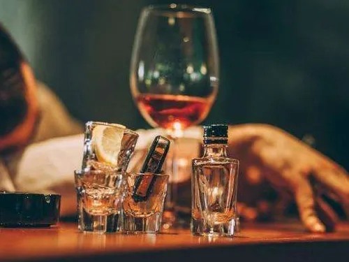 喝酒助眠?只會讓你「睡得不好」