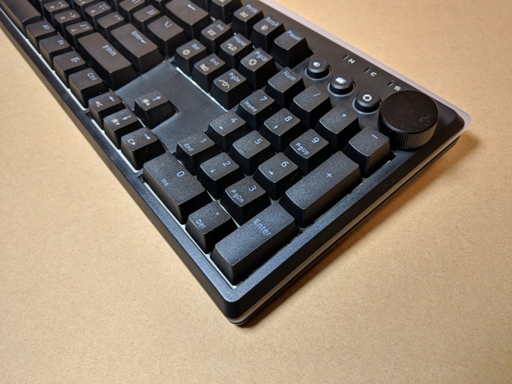 手感與C/P值都是超高 irocks K71M RGB 開箱