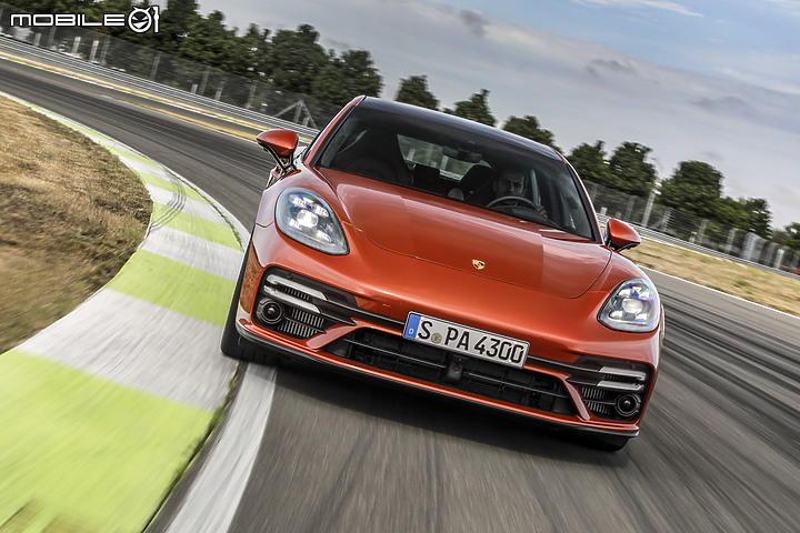 【最速跑房】小改款Porsche Panamera正式登場,內在更貼心、動力更加強勁!