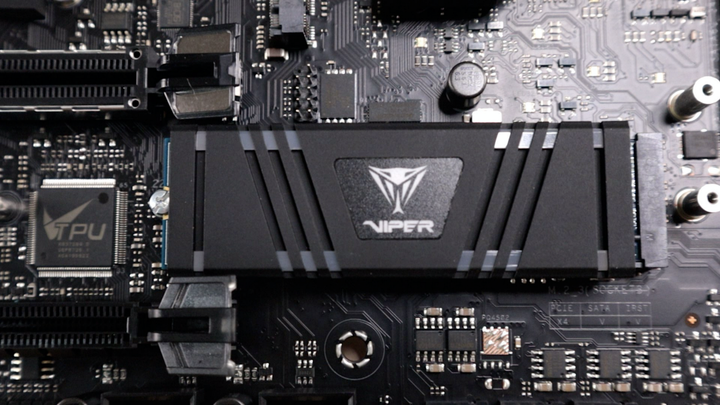 十萬重金水冷 i9–10900K＋RTX 2080 旗艦電競/工作機雙用機