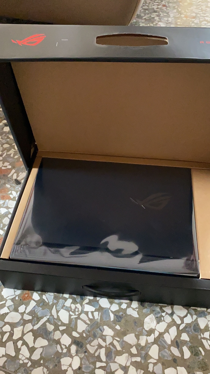 Rog strix g15 簡單開箱