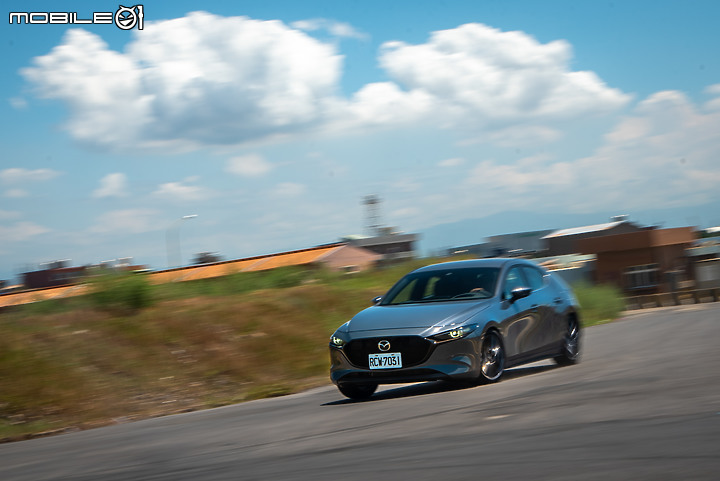 新年式 Mazda 3 五門旗艦進化型試駕 新色亮眼,配備新增更是重點!