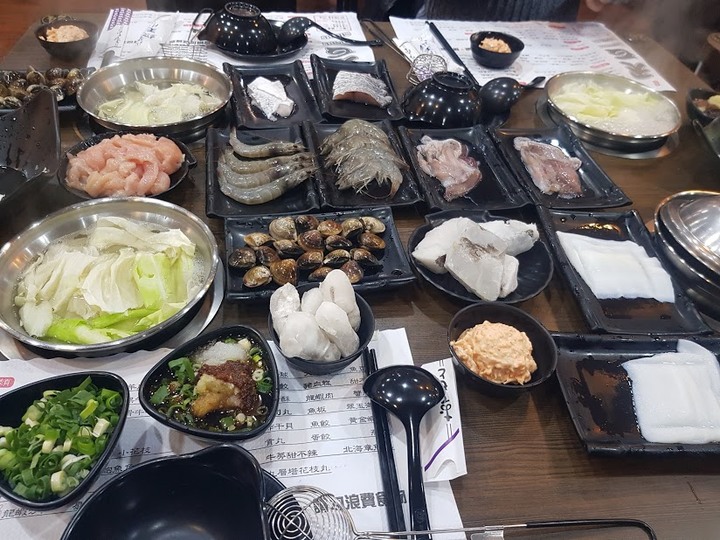 現在好像流行百元小火鍋 會比吃到飽划算嗎！