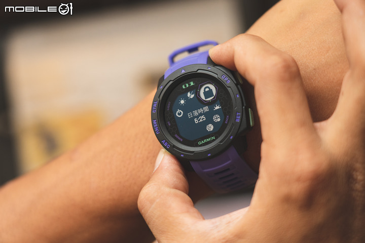 Garmin Instinct X EVA 聯名錶款開箱襲來！機體配色與帥氣的收藏盒都是亮點！