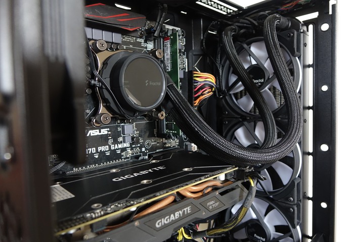 【開箱】Fractal Design Define 7 Compact(側透玻璃)  重磅登場！！