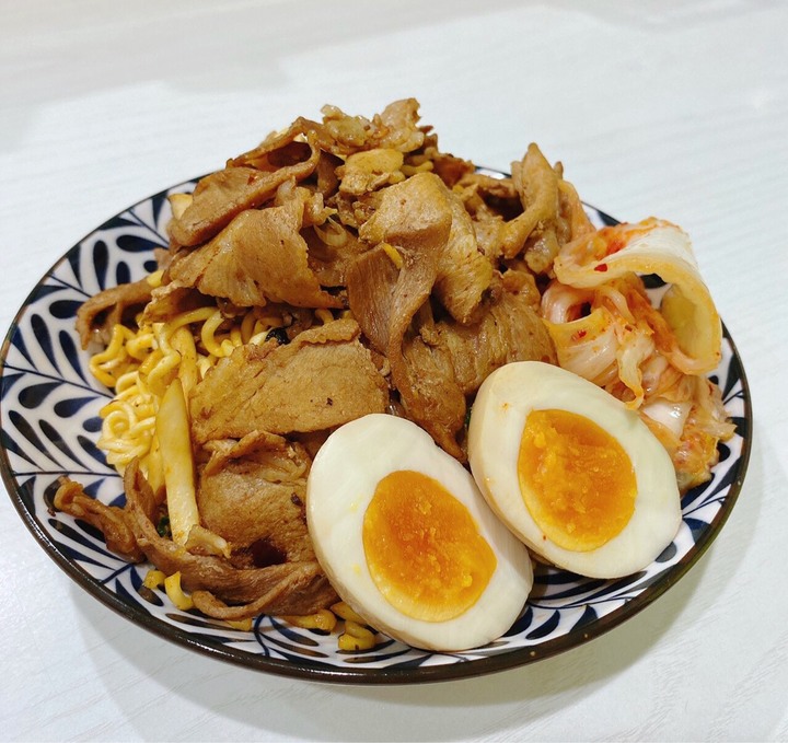深夜食堂-食肉怪的炒泡麵