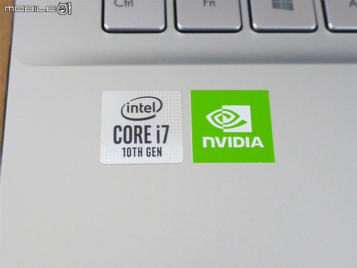 粉閃亮的ASUS VivoBook S15