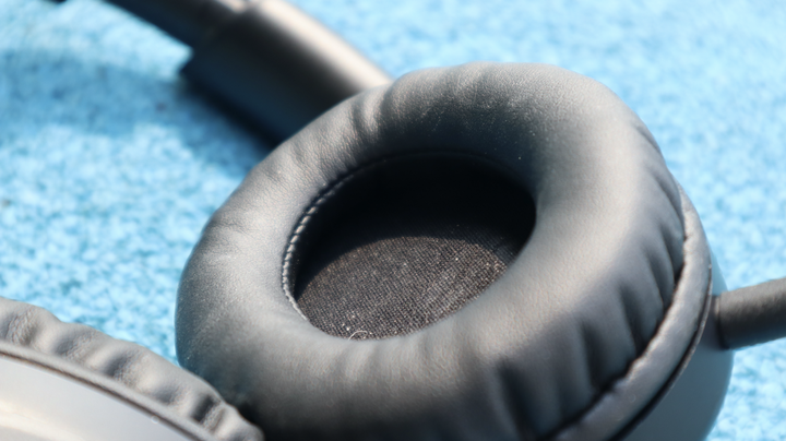 給開會總是開電風扇的朋友 AI 降噪音效轉接