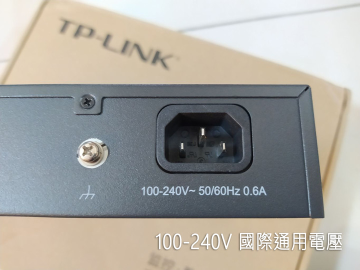 點我看大圖 TP-LINK TL-ST5008F 平價 10G L3 網管 Switch 開箱分享