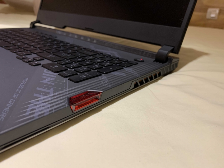 最後決定ROG strix scar 17