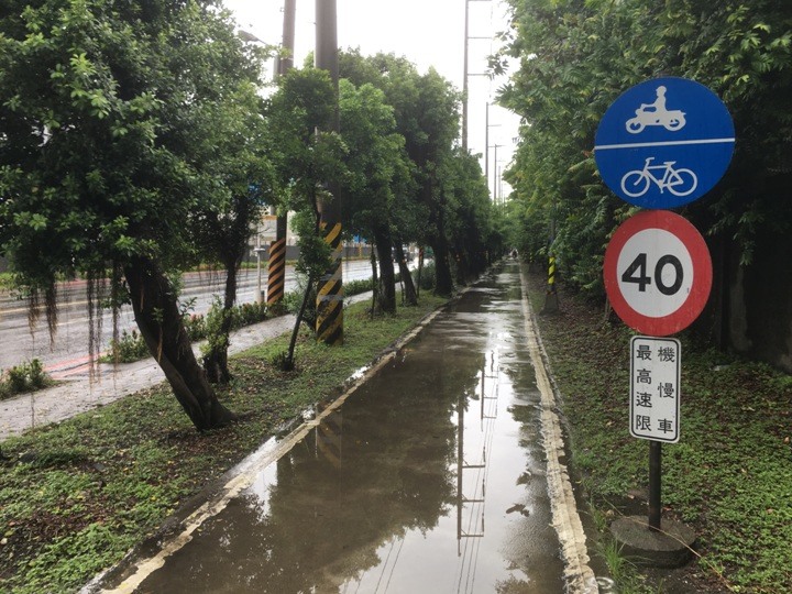 踩著YouBike2.0遊港仔墘(小港)