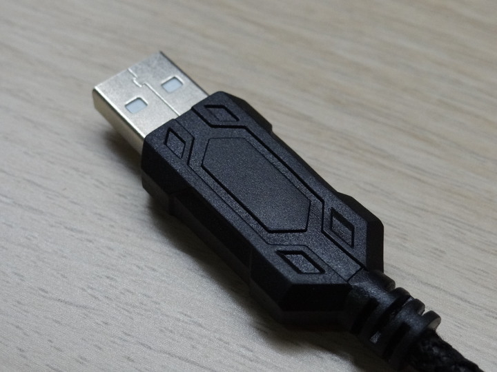 點我看大圖 FANTECH HG21 7.1聲道RGB電競耳機開箱評測